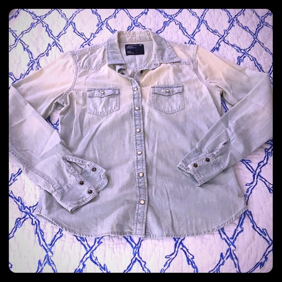 American Eagle Chambray button-down top or jacket - Picture 1 of 5
